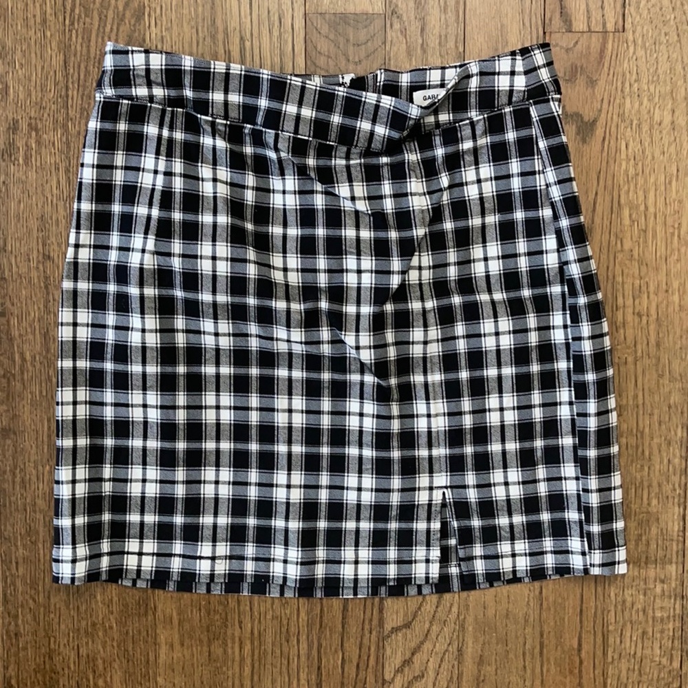 Black and white plaid skirt